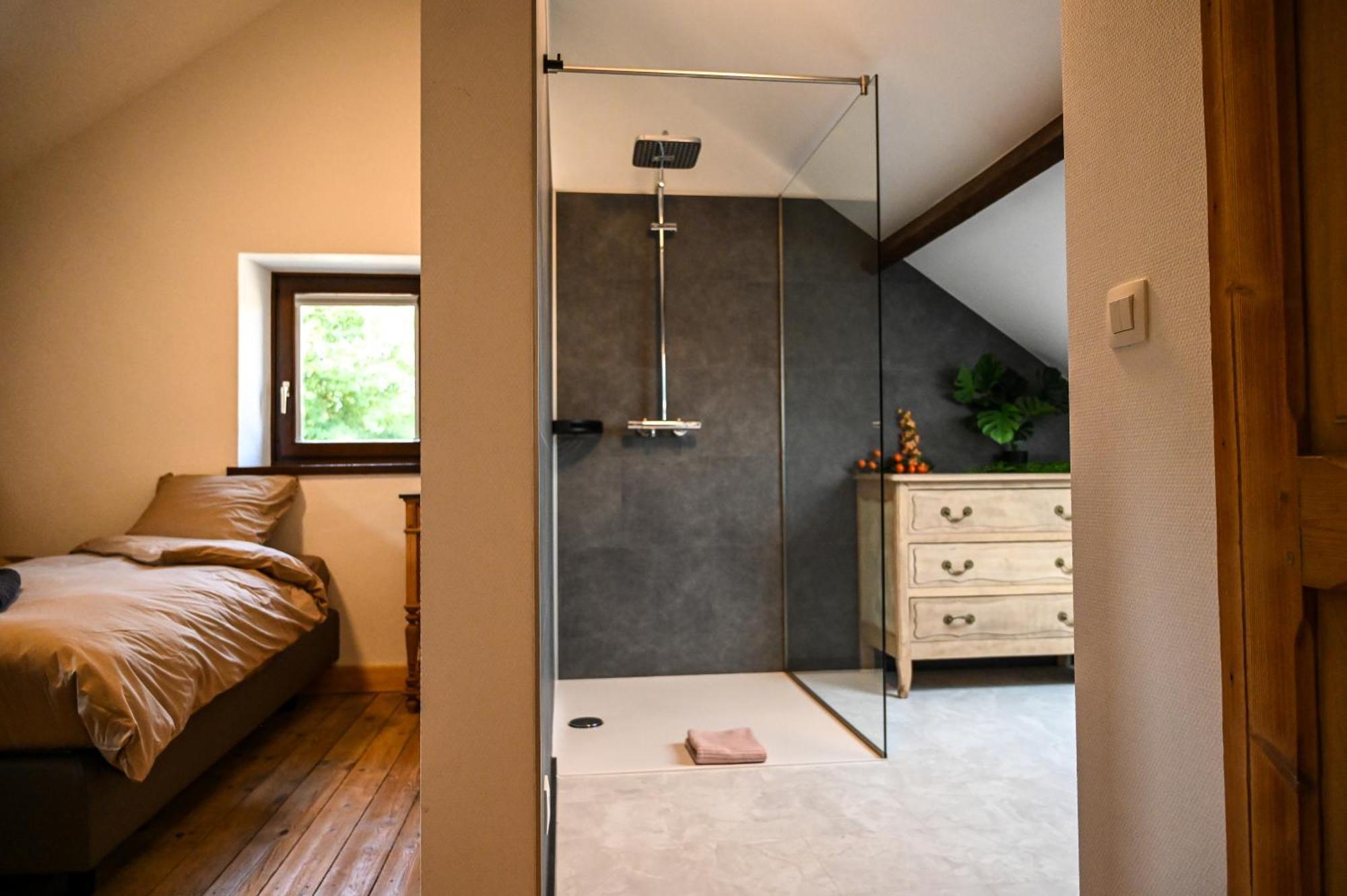 Open Source A L'Entree Du Circuit! Apartment Stavelot Bilik gambar