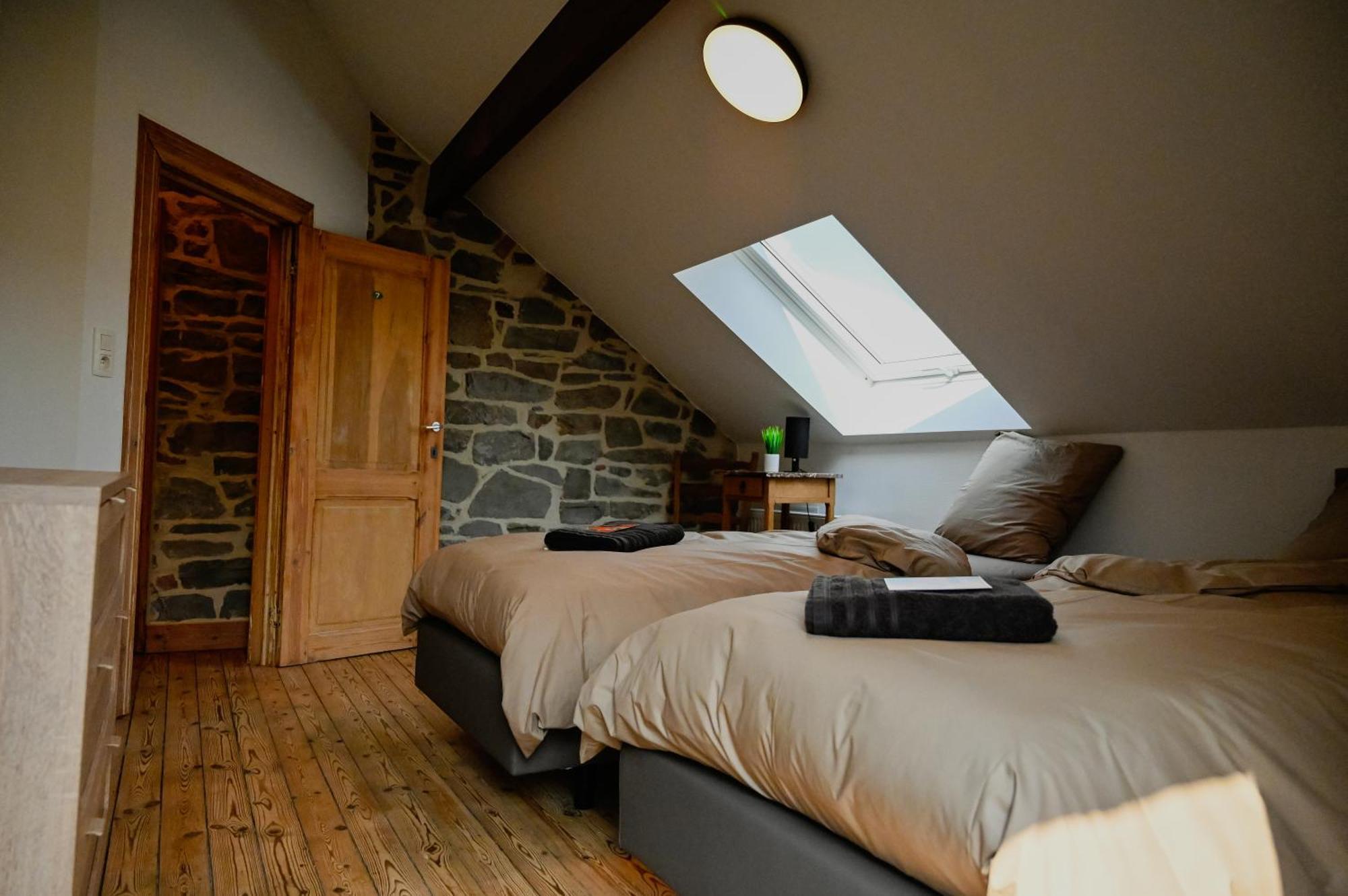 Open Source A L'Entree Du Circuit! Apartment Stavelot Bilik gambar