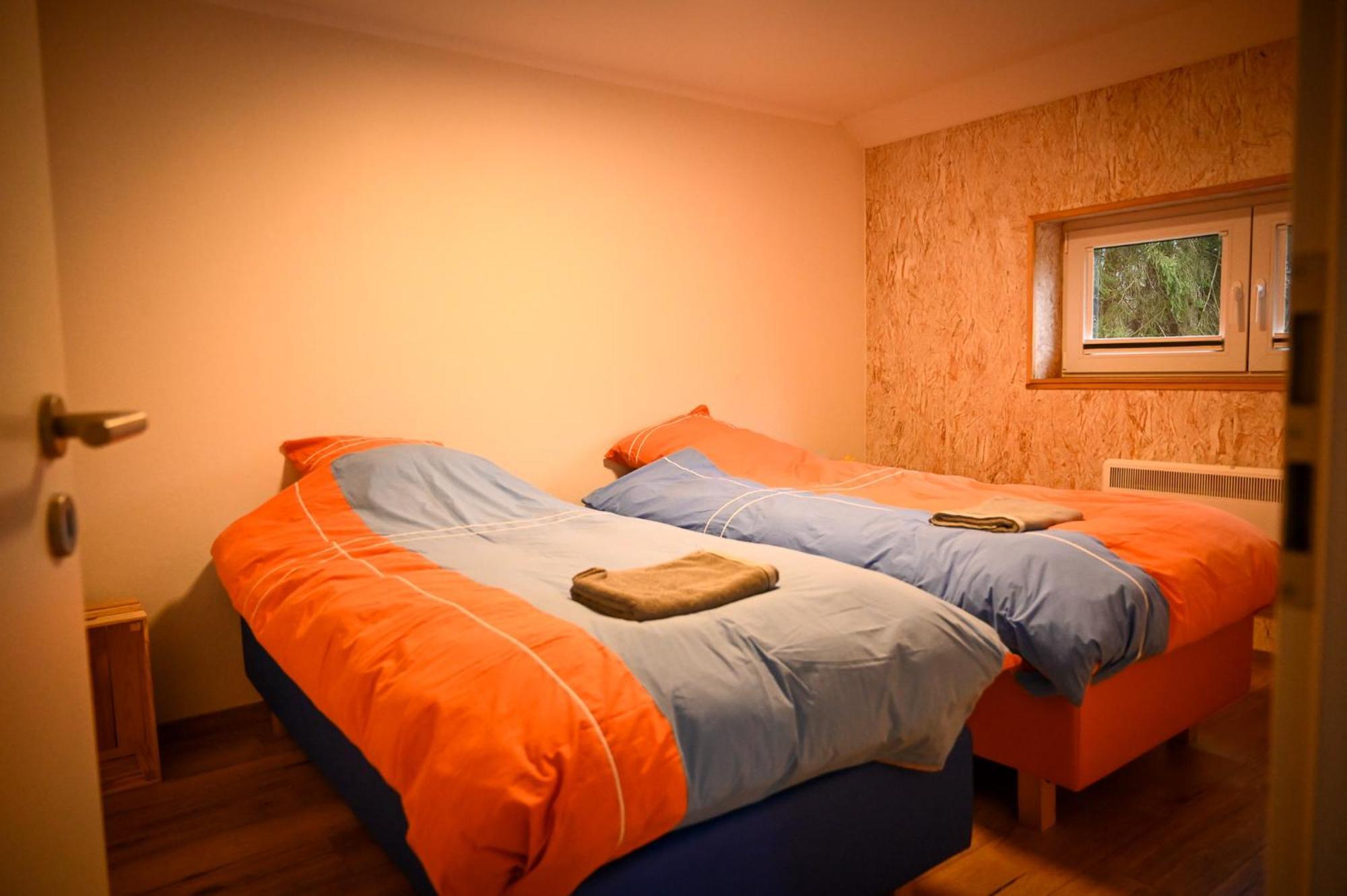 Open Source A L'Entree Du Circuit! Apartment Stavelot Bilik gambar